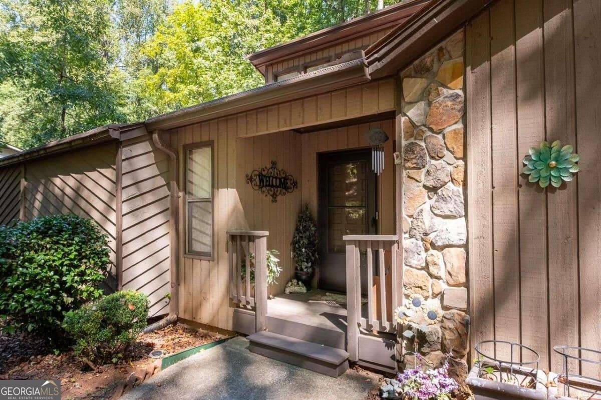 4 bedroom, 3 bathroom, 3,094 sq ft single family residence for sale at 1455 Sumter Drive, Marietta, GA 30064 — photo 3