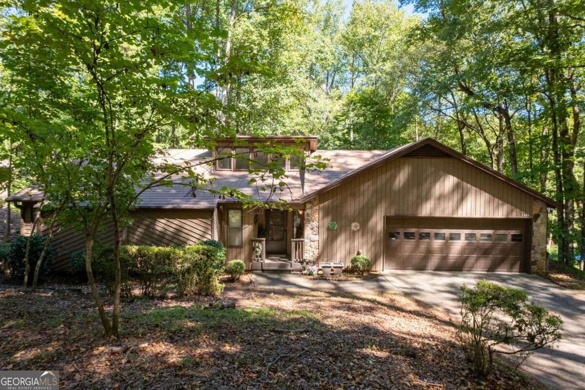 4 bedroom, 3 bathroom, 3,094 sq ft single family residence for sale at 1455 Sumter Drive, Marietta, GA 30064 — photo 1 of 44