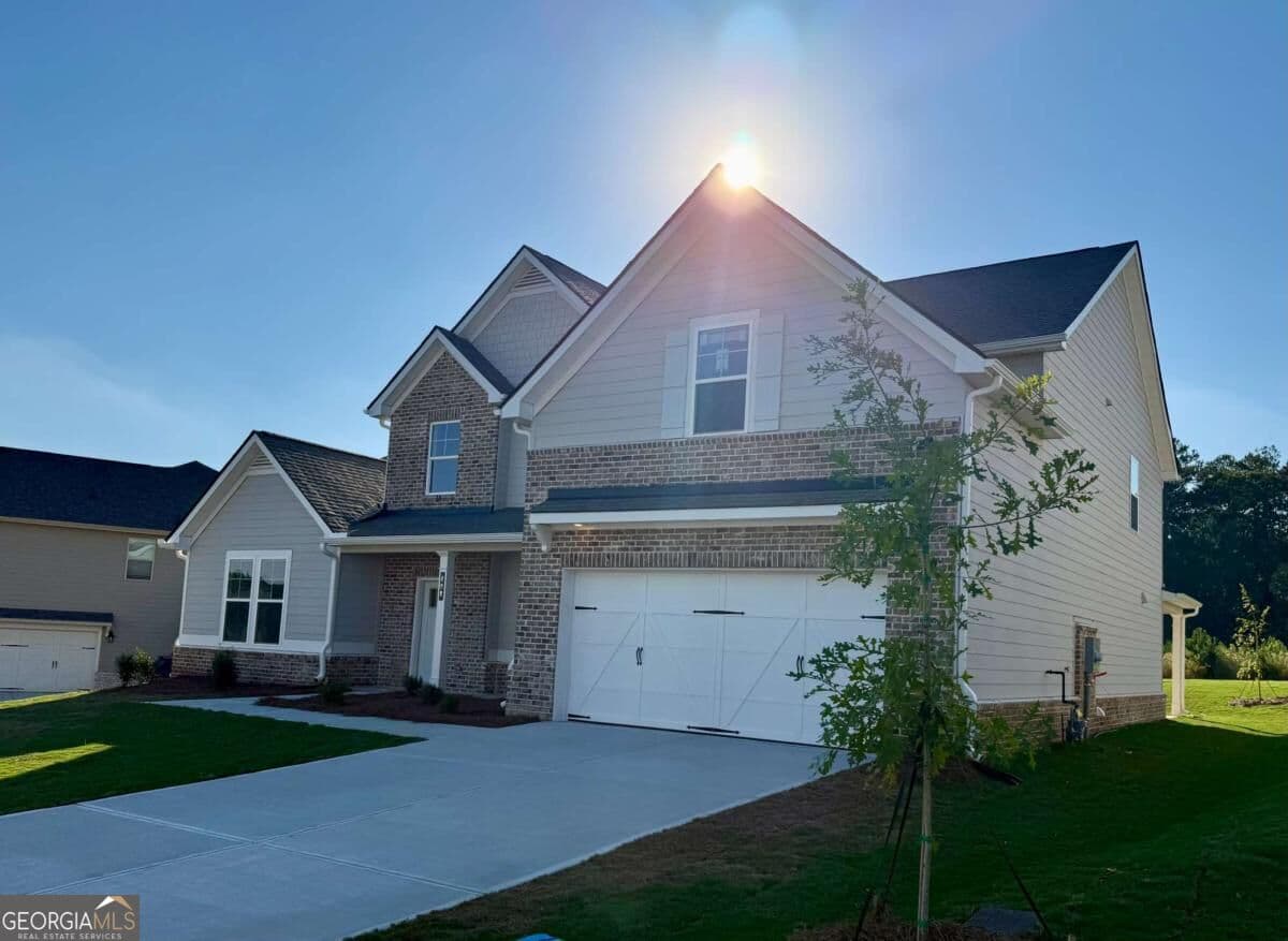 5 bedroom, 3.5 bathroom, 3,669 sq ft single family residence for sale at 408 Sheridan Drive, Stockbridge, GA 30281 — photo 3