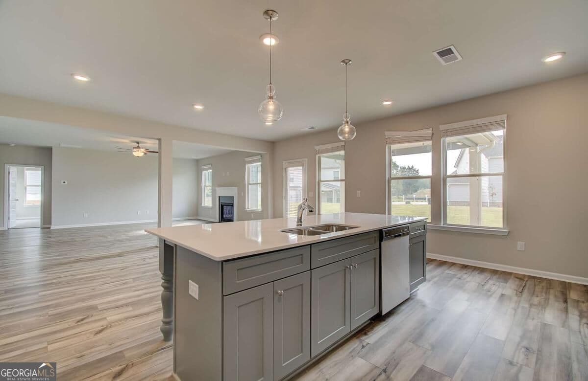 5 bedroom, 3.5 bathroom, 3,669 sq ft single family residence for sale at 408 Sheridan Drive, Stockbridge, GA 30281 — photo 10