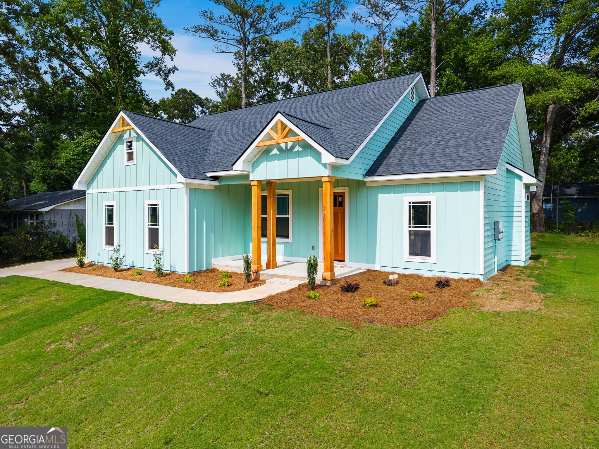 3 bedroom, 2 bathroom, 1,418 sq ft single family residence for sale at 116 Merrie Valley Road, Warner Robins, GA 31088