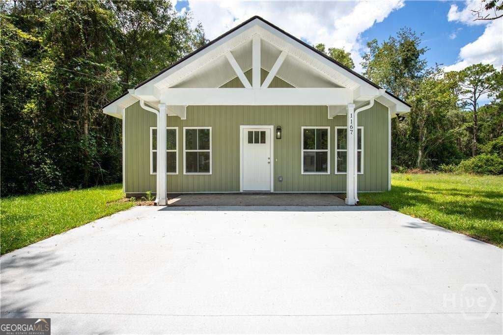 3 bedroom, 2 bathroom, 1,250 sq ft single family residence for sale at 1167 Thompson Road, Townsend, GA 31331