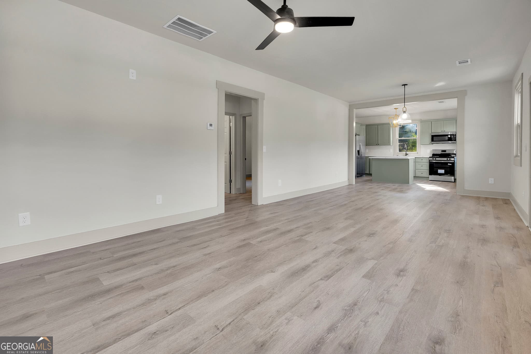 3 bedroom, 2 bathroom, 1,262 sq ft single family residence for sale at 4800 Ga Highway 11, Hillsboro, GA 31038 — photo 9