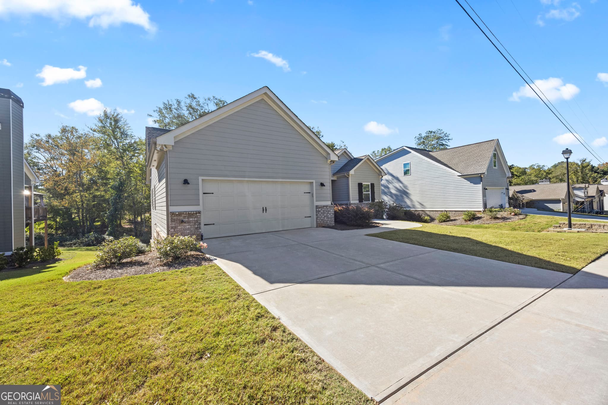 4 bedroom, 3 bathroom, 1,715 sq ft single family residence for sale at 388 Sunset Drive, Statham, GA 30666 — photo 4