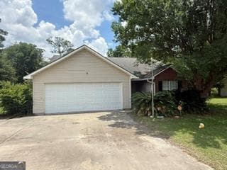 3 bedroom, 2 bathroom, 1,438 sq ft single family residence for sale at 64 Edinburgh Drive, Tifton, GA 31793 — photo 9