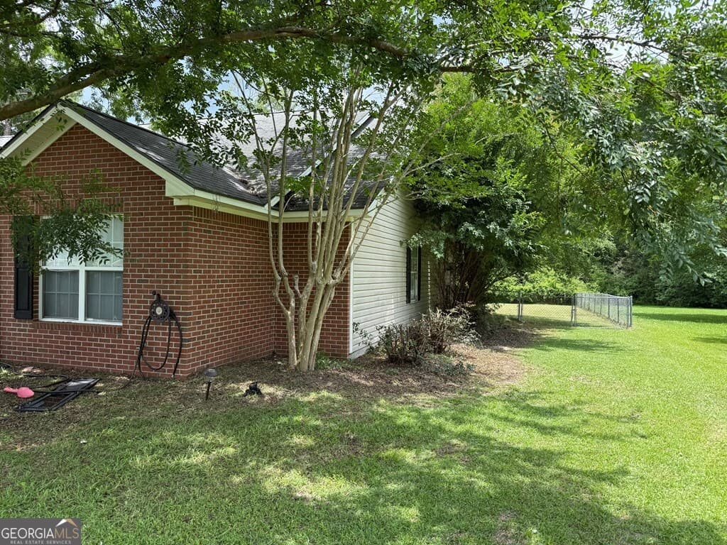 3 bedroom, 2 bathroom, 1,438 sq ft single family residence for sale at 64 Edinburgh Drive, Tifton, GA 31793 — photo 8