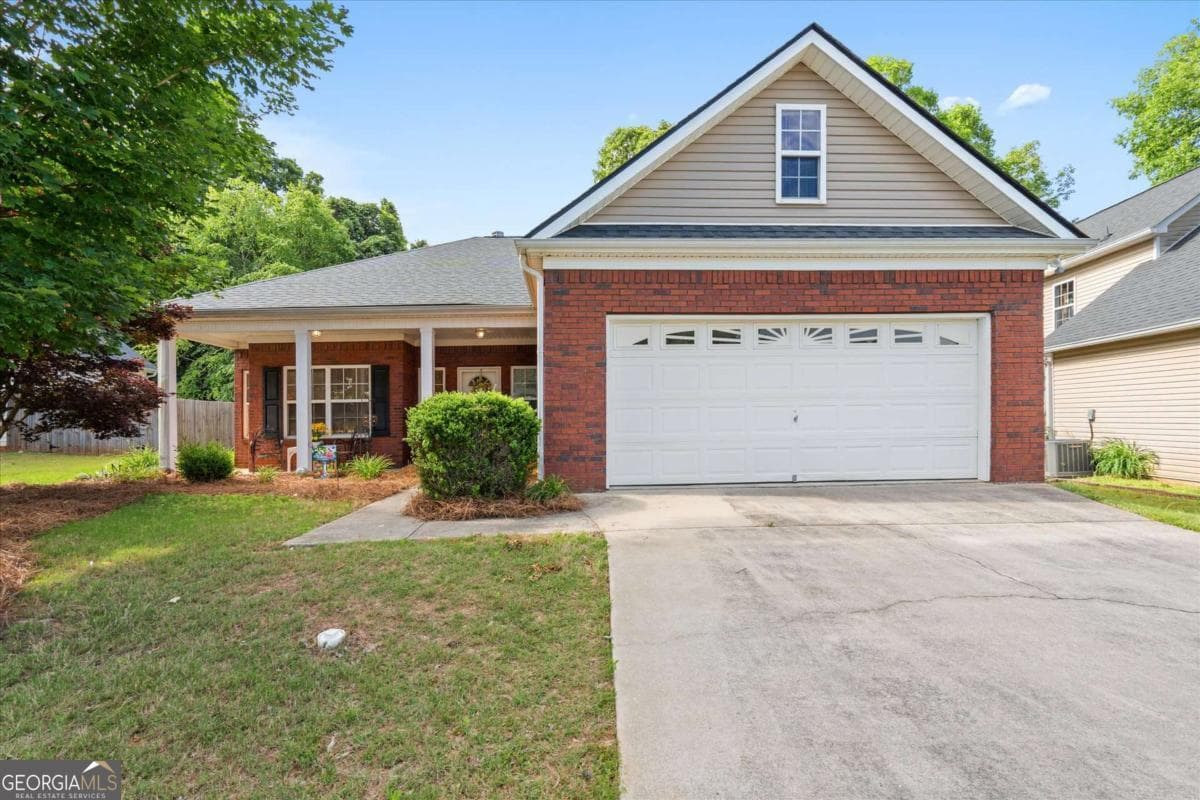3 bedroom, 2 bathroom, 1,800 sq ft single family residence sold at 117 Autumn Glen Drive, Carrollton, GA 30117