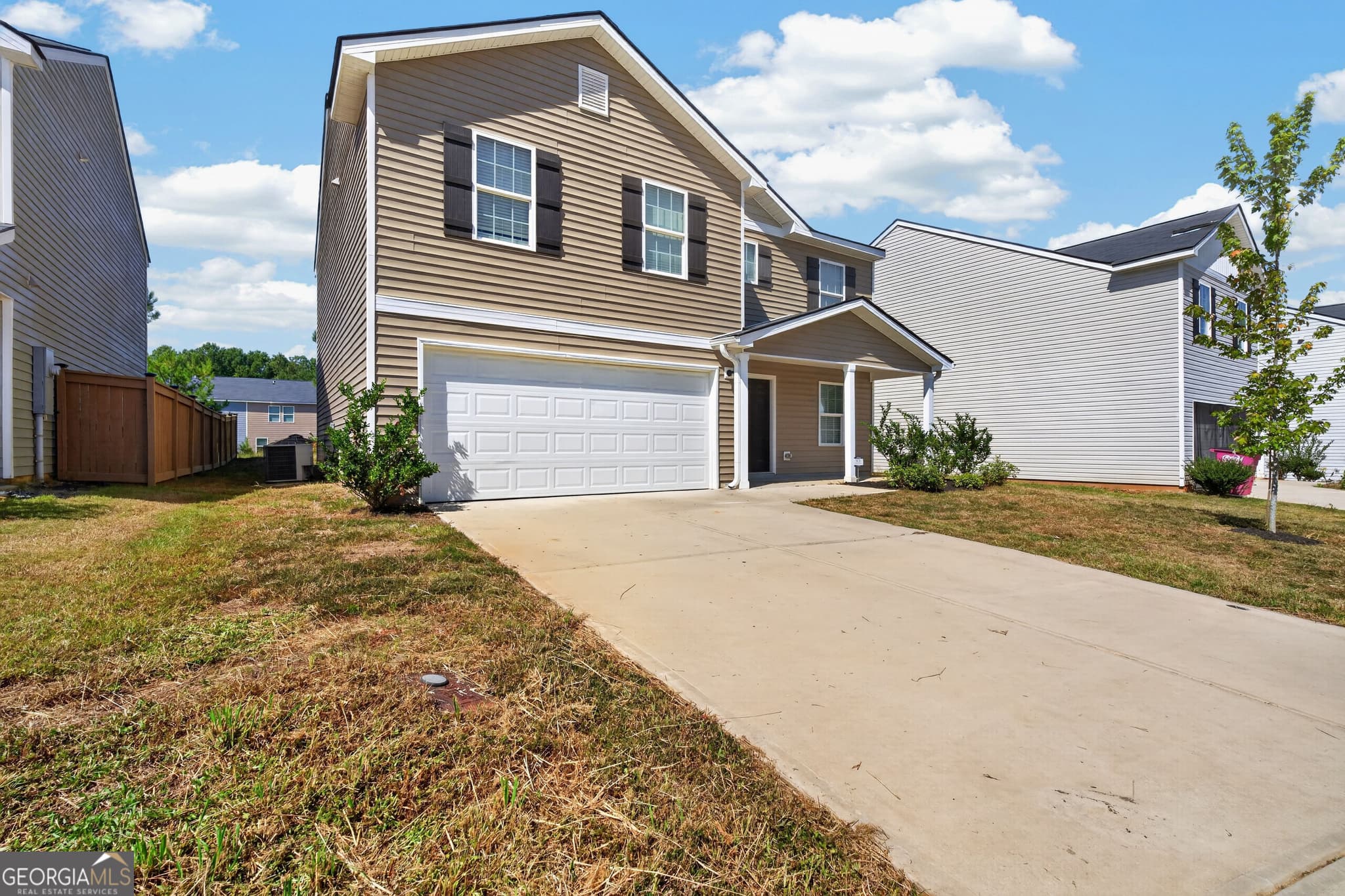 4 bedroom, 2.5 bathroom, 2,040 sq ft single family residence for sale at 464 Hawthorn Trail, Macon, GA 31210 — photo 3