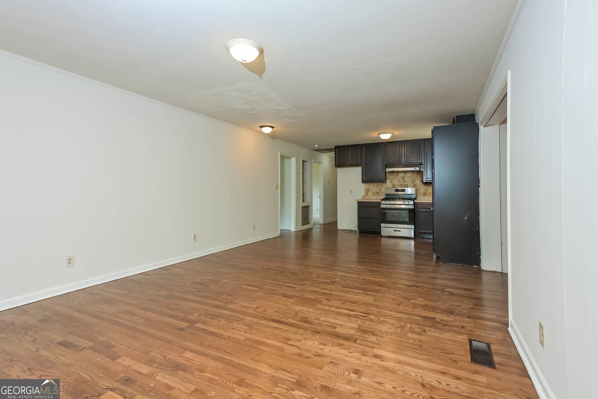 2 bedroom, 2 bathroom, 2,028 sq ft single family residence for sale at 192 Sun Valley Drive, Macon, GA 31211 — photo 2