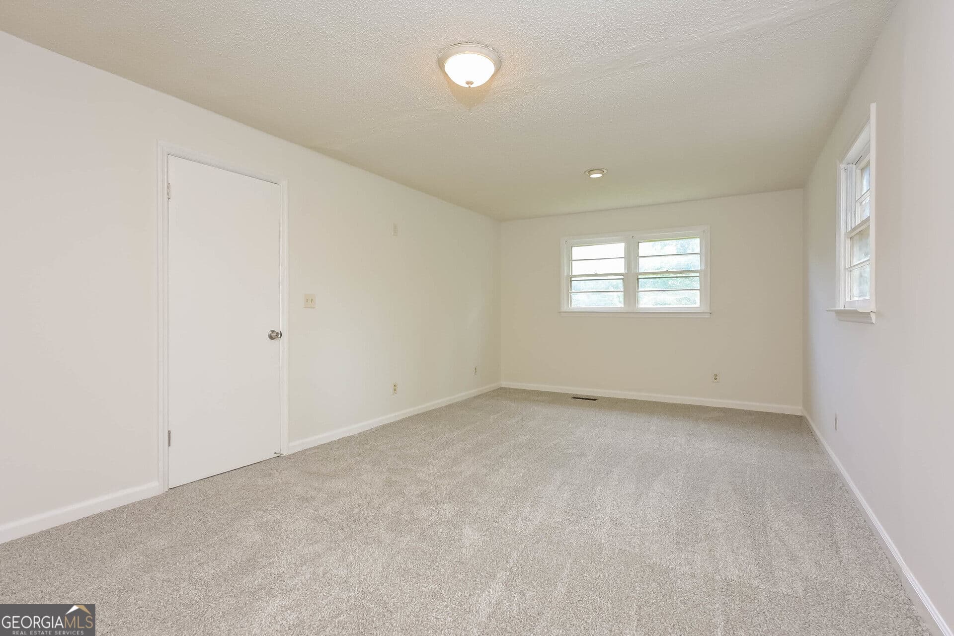 2 bedroom, 2 bathroom, 2,028 sq ft single family residence for sale at 192 Sun Valley Drive, Macon, GA 31211 — photo 4