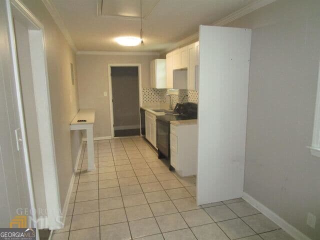 3 bedroom, 1 bathroom, 936 sq ft single family residence for sale at 1035 Putnam Street, Macon, GA 31206 — photo 6