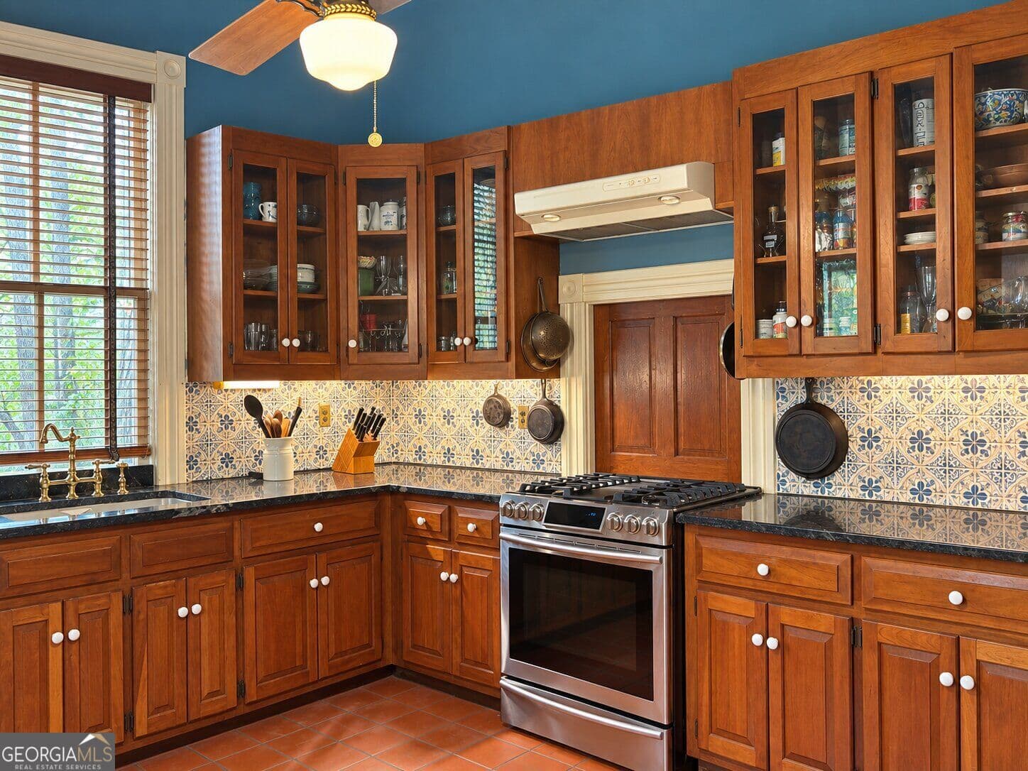 4 bedroom, 3 bathroom, 3,657 sq ft single family residence for sale at 10600 Buice Road, Alpharetta, GA 30022 — photo 6
