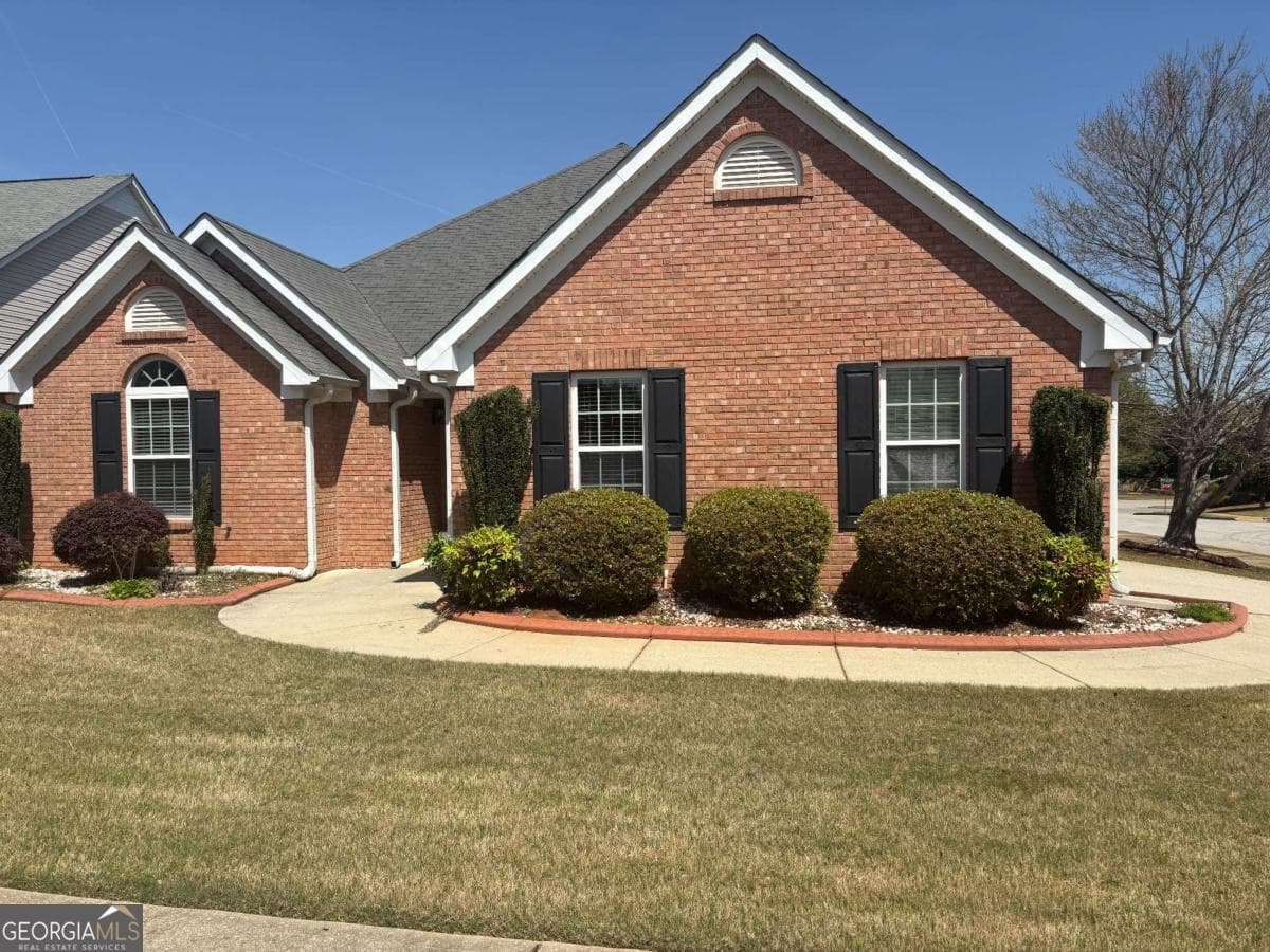 3 bedroom, 2 bathroom, 1,832 sq ft single family residence sold at 1365 Jubilee Lane, Mcdonough, GA 30253