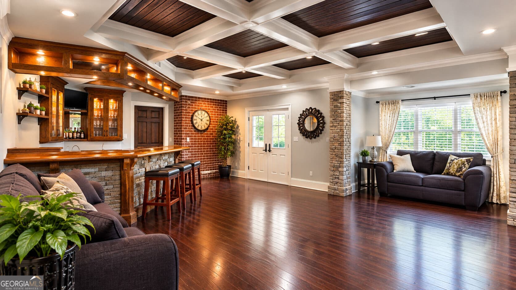 6 bedroom, 5 bathroom, 4,845 sq ft single family residence for sale at 6011 Lost Maple Lane, Buford, GA 30518 — photo 2