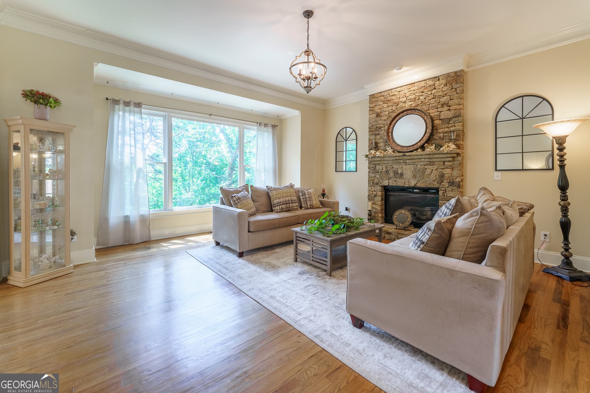 6 bedroom, 5 bathroom, 4,845 sq ft single family residence for sale at 6011 Lost Maple Lane, Buford, GA 30518 — photo 9