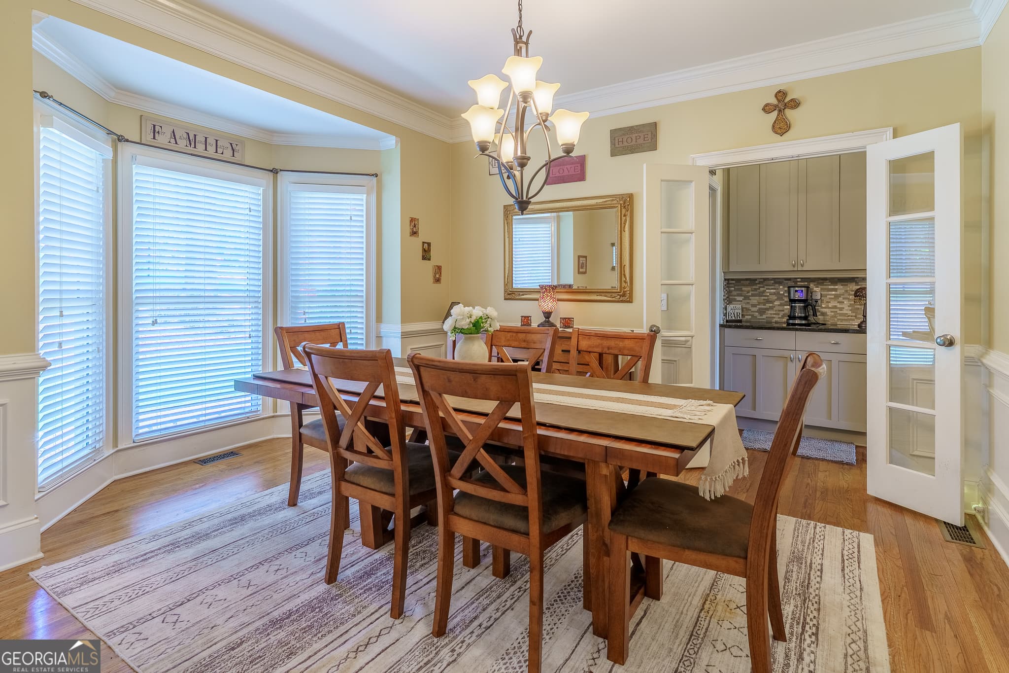 6 bedroom, 5 bathroom, 4,845 sq ft single family residence for sale at 6011 Lost Maple Lane, Buford, GA 30518 — photo 8