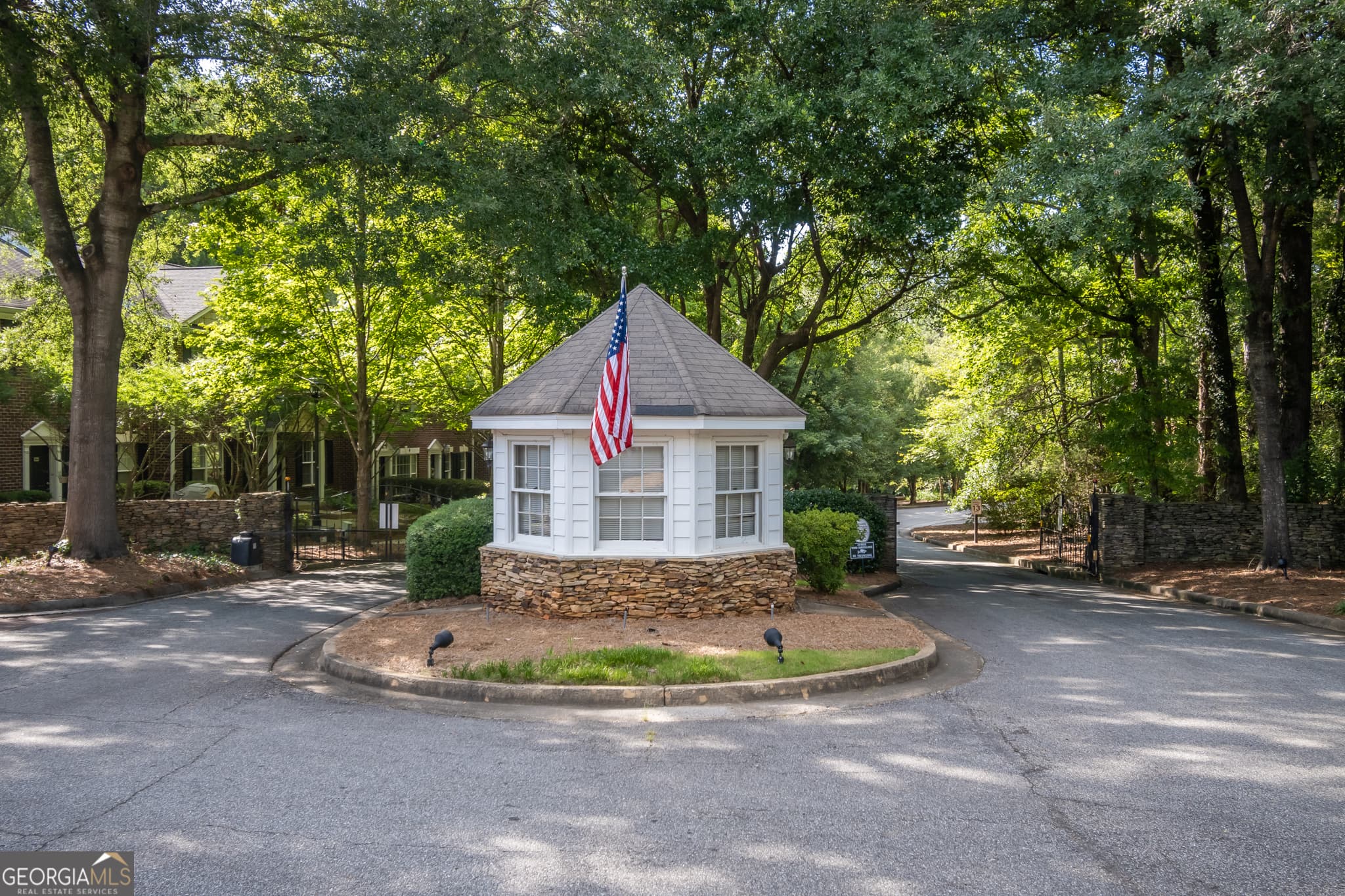 3 bedroom, 2 bathroom, 1,680 sq ft condominium for sale at 125 Wood Lake Drive UNIT 109, Athens, GA 30606 — photo 2