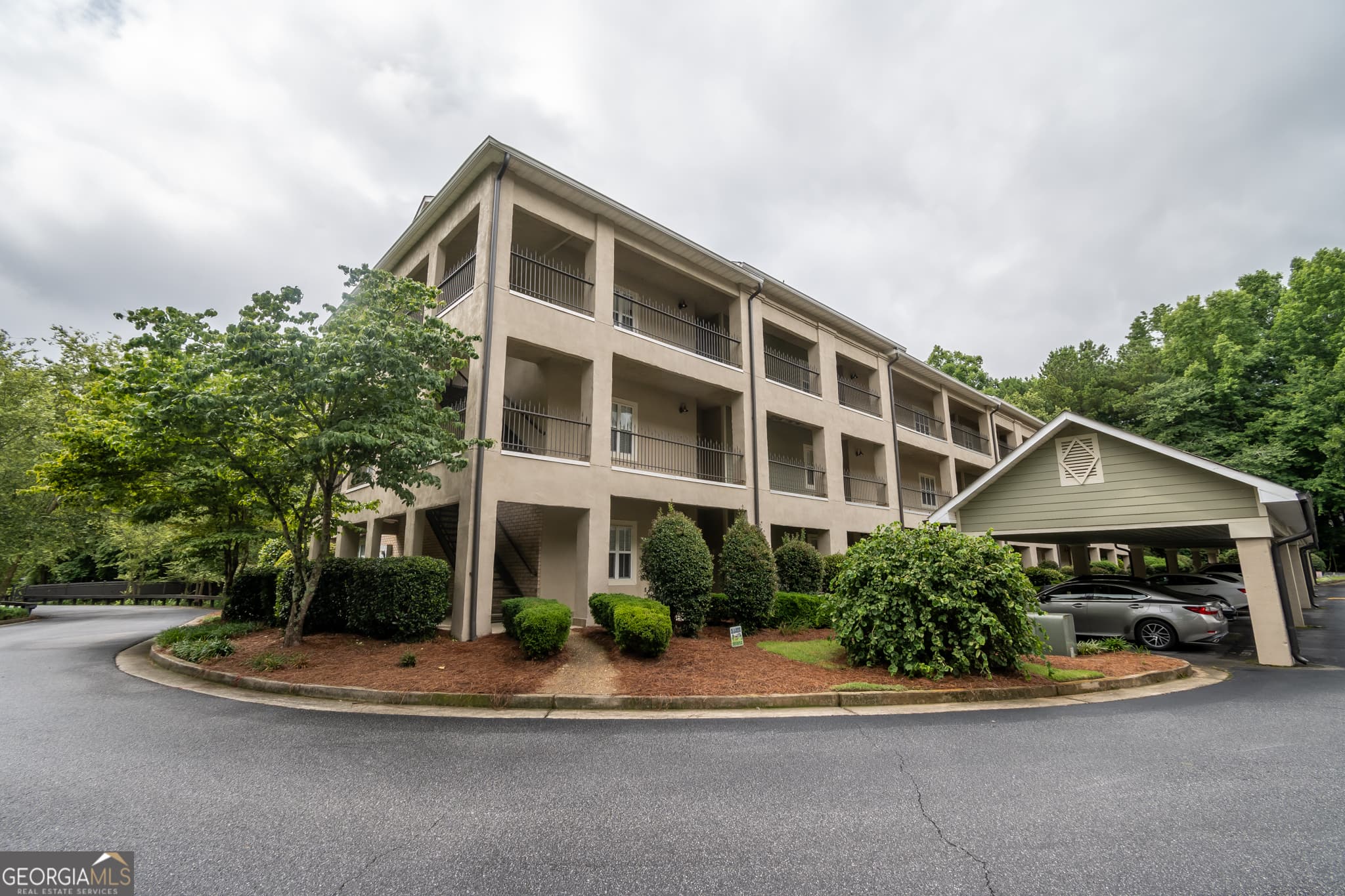3 bedroom, 2 bathroom, 1,680 sq ft condominium for sale at 125 Wood Lake Drive UNIT 109, Athens, GA 30606 — photo 3
