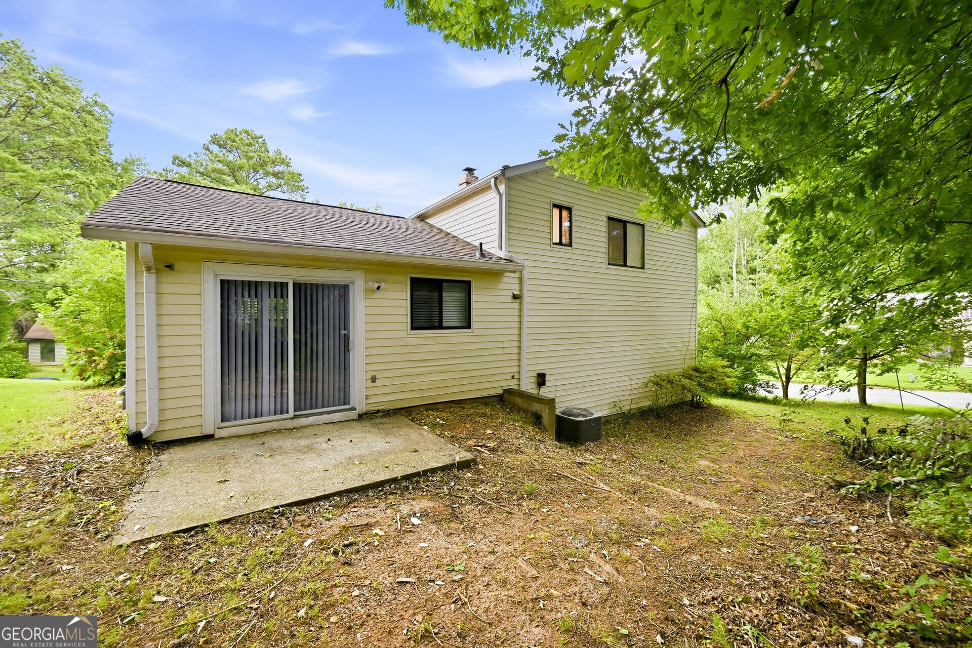 3 bedroom, 2 bathroom, 1,382 sq ft single family residence for sale at 5327 Timor Trail, Lithonia, GA 30038 — photo 2