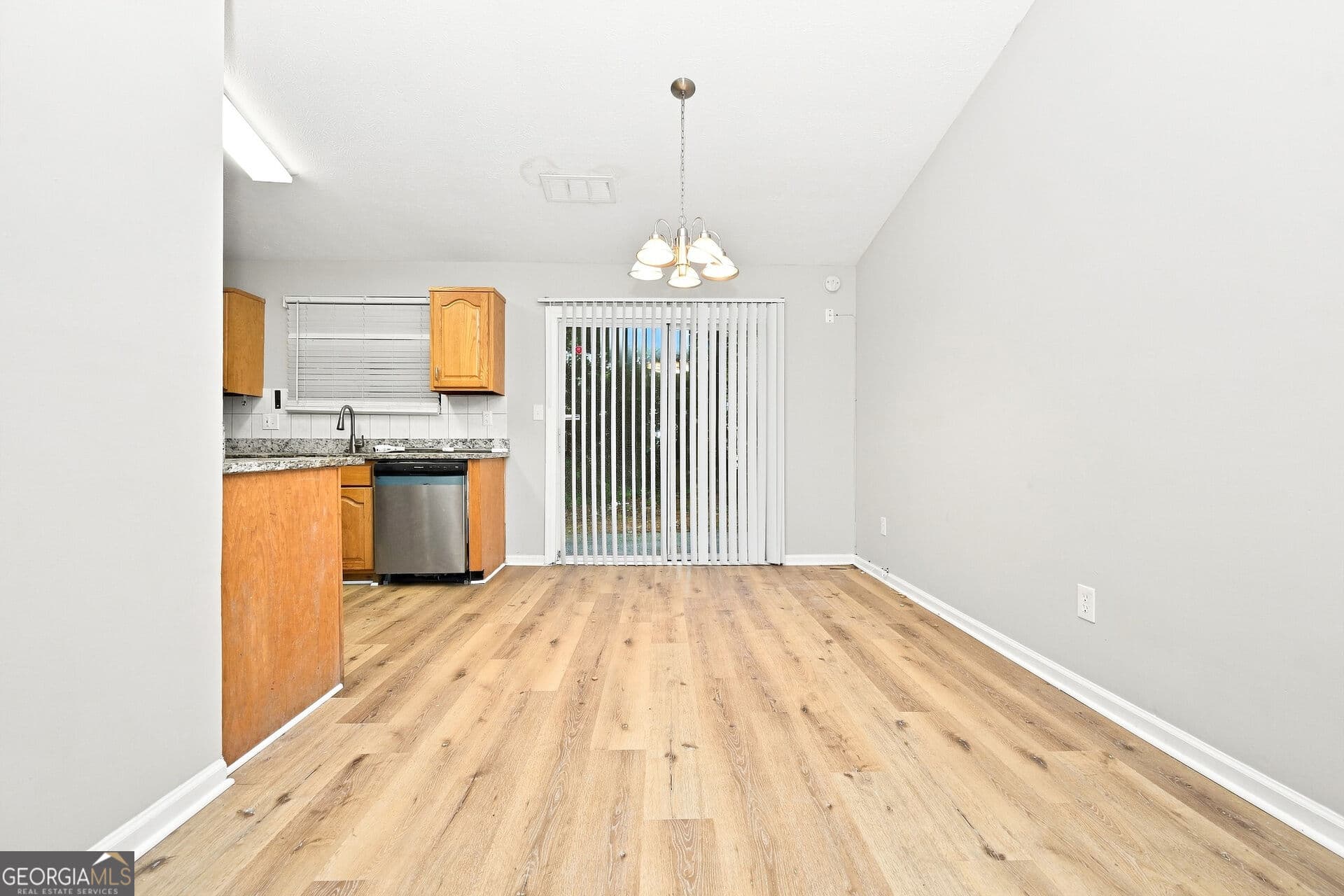 3 bedroom, 2 bathroom, 1,382 sq ft single family residence for sale at 5327 Timor Trail, Lithonia, GA 30038 — photo 5