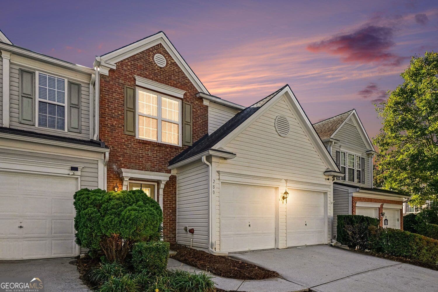 3 bedroom, 2.5 bathroom, 2,288 sq ft townhouse for sale at 280 Regent Square, Woodstock, GA 30188 — photo 2