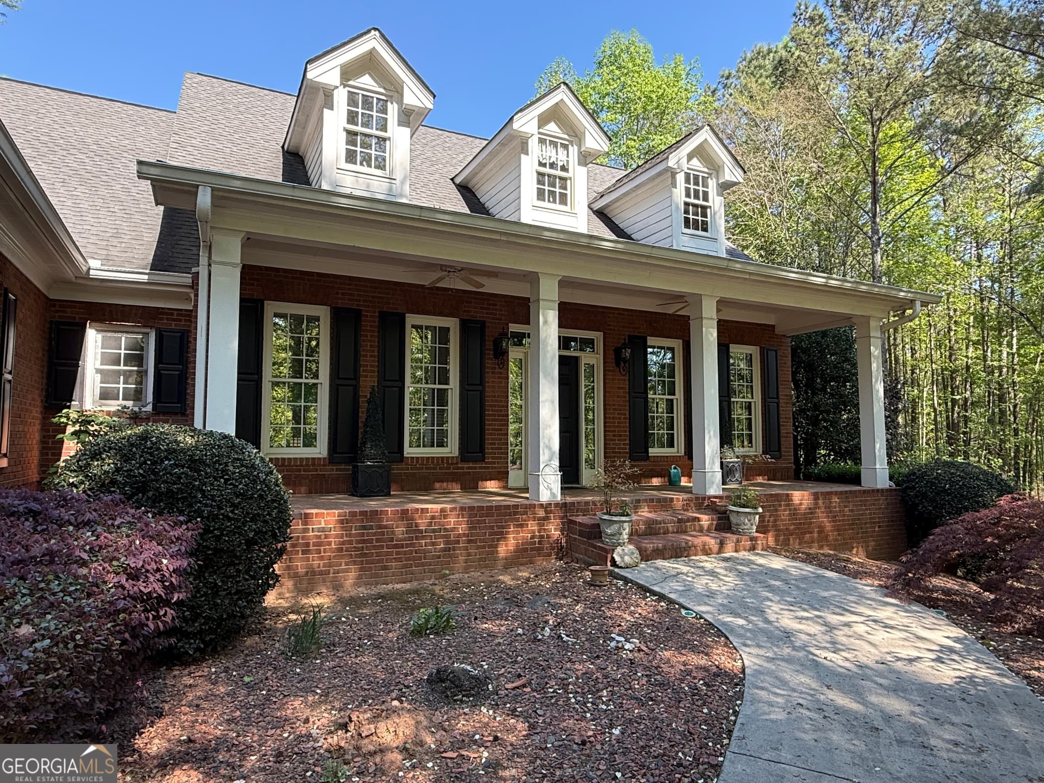 5 bedroom, 3.5 bathroom, 3,972 sq ft single family residence for sale at 351 Antrim Glen Road, Hoschton, GA 30548 — photo 3