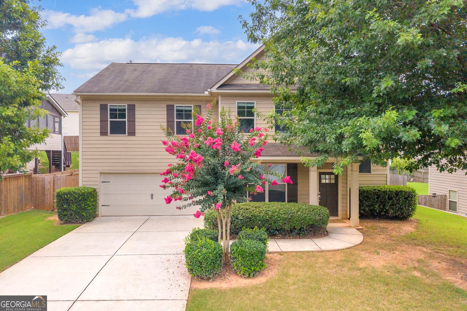 5 bedroom, 3.5 bathroom, 2,688 sq ft single family residence for sale at 747 Hancock Place, Braselton, GA 30517 — photo 1 of 24