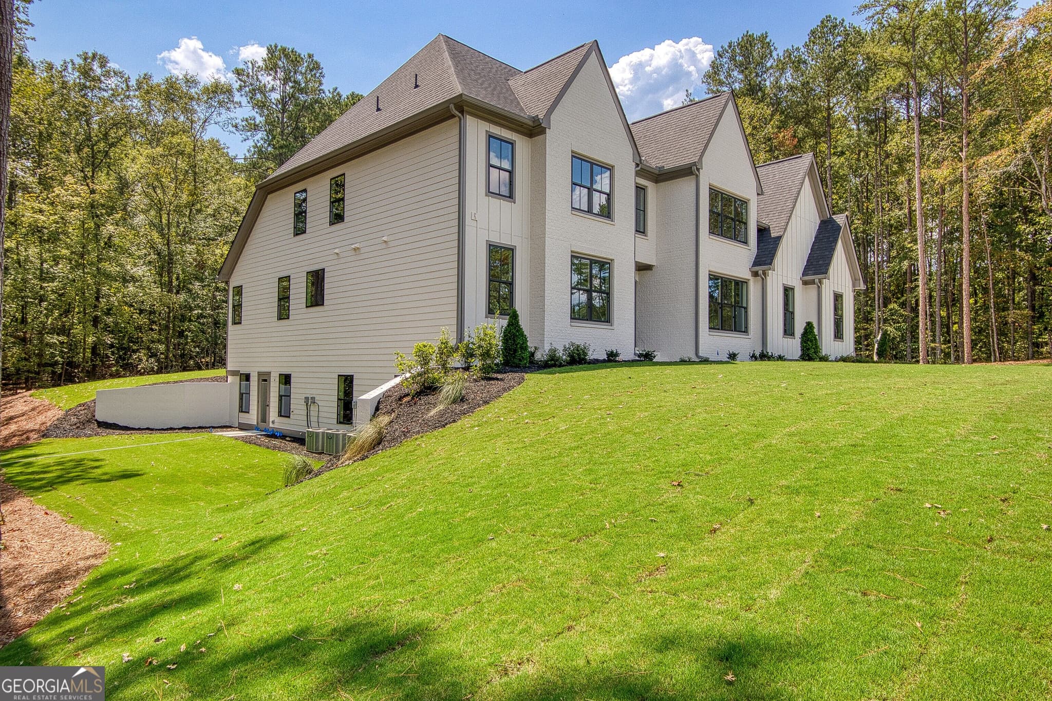 5 bedroom, 5.5 bathroom, 4,732 sq ft single family residence for sale at 614 Morgan Mill Road, Senoia, GA 30276 — photo 6
