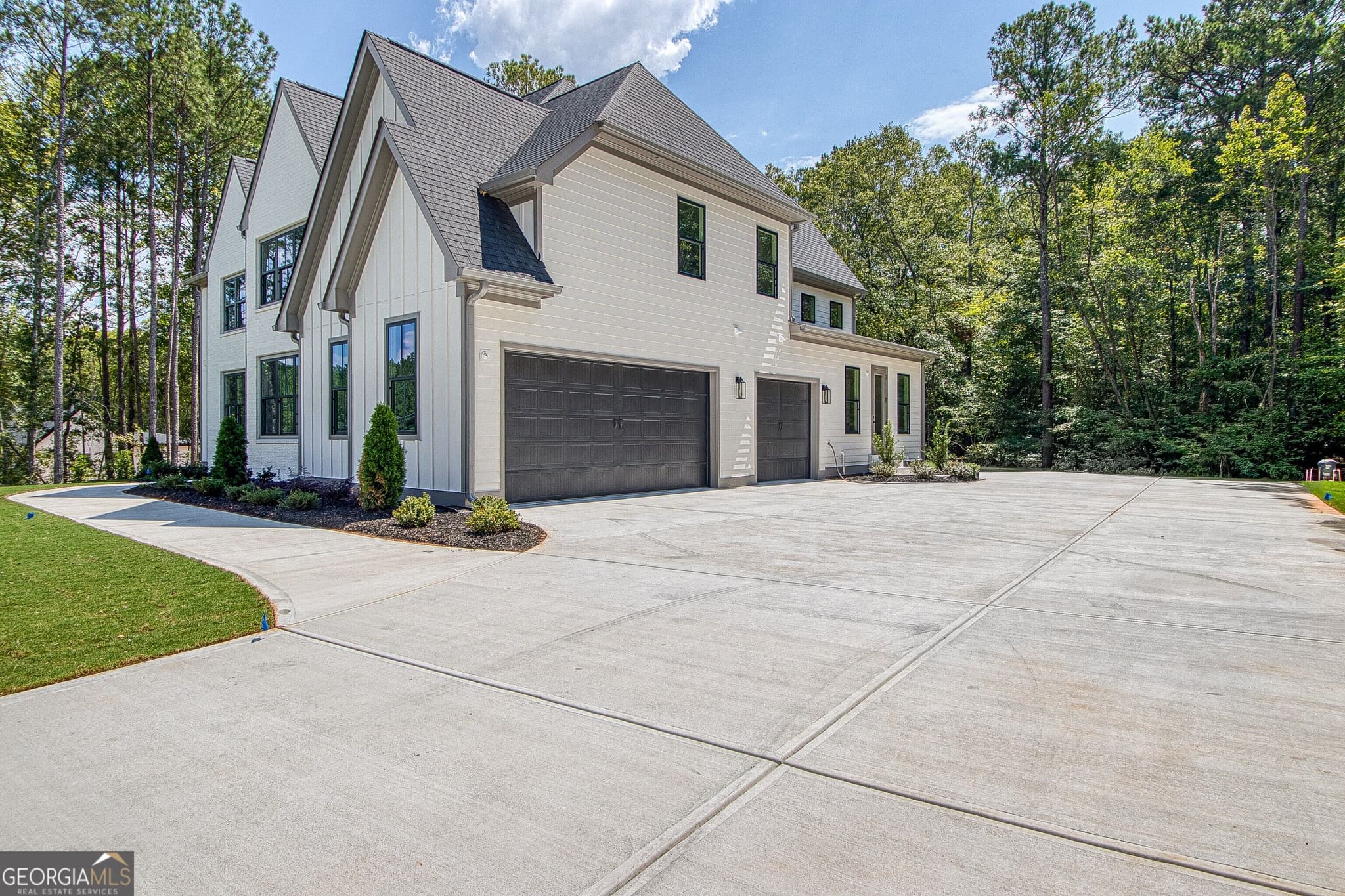 5 bedroom, 5.5 bathroom, 4,732 sq ft single family residence for sale at 614 Morgan Mill Road, Senoia, GA 30276 — photo 7