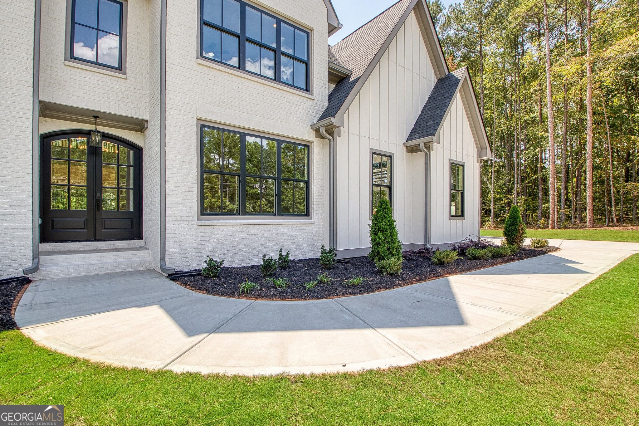 5 bedroom, 5.5 bathroom, 4,732 sq ft single family residence for sale at 614 Morgan Mill Road, Senoia, GA 30276 — photo 5