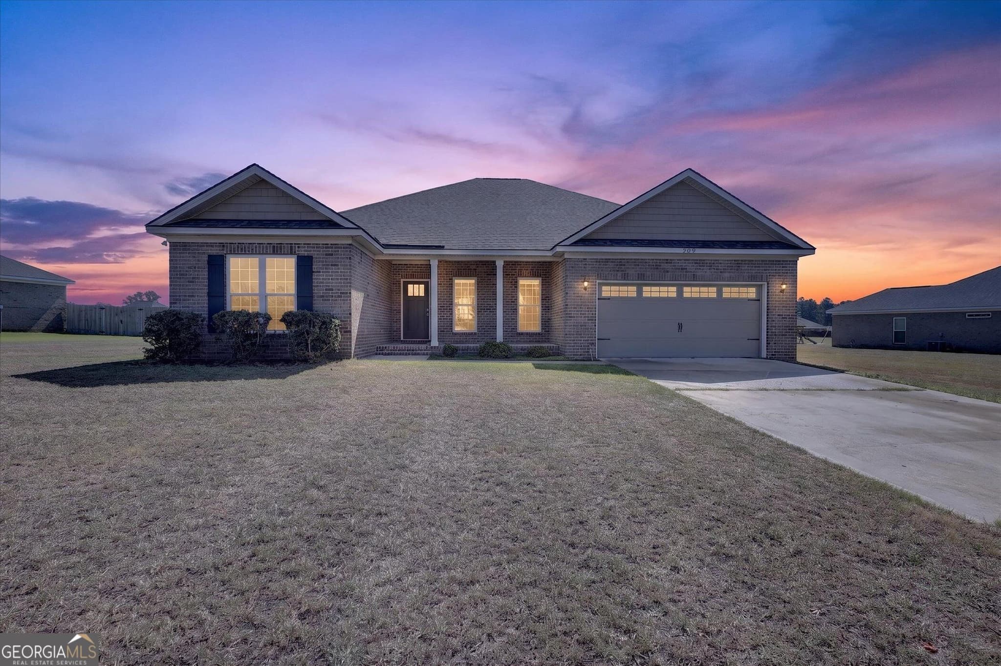 4 bedroom, 2 bathroom, 1,946 sq ft single family residence under contract at 509 Winter Way, Statesboro, GA 30458 — photo 2