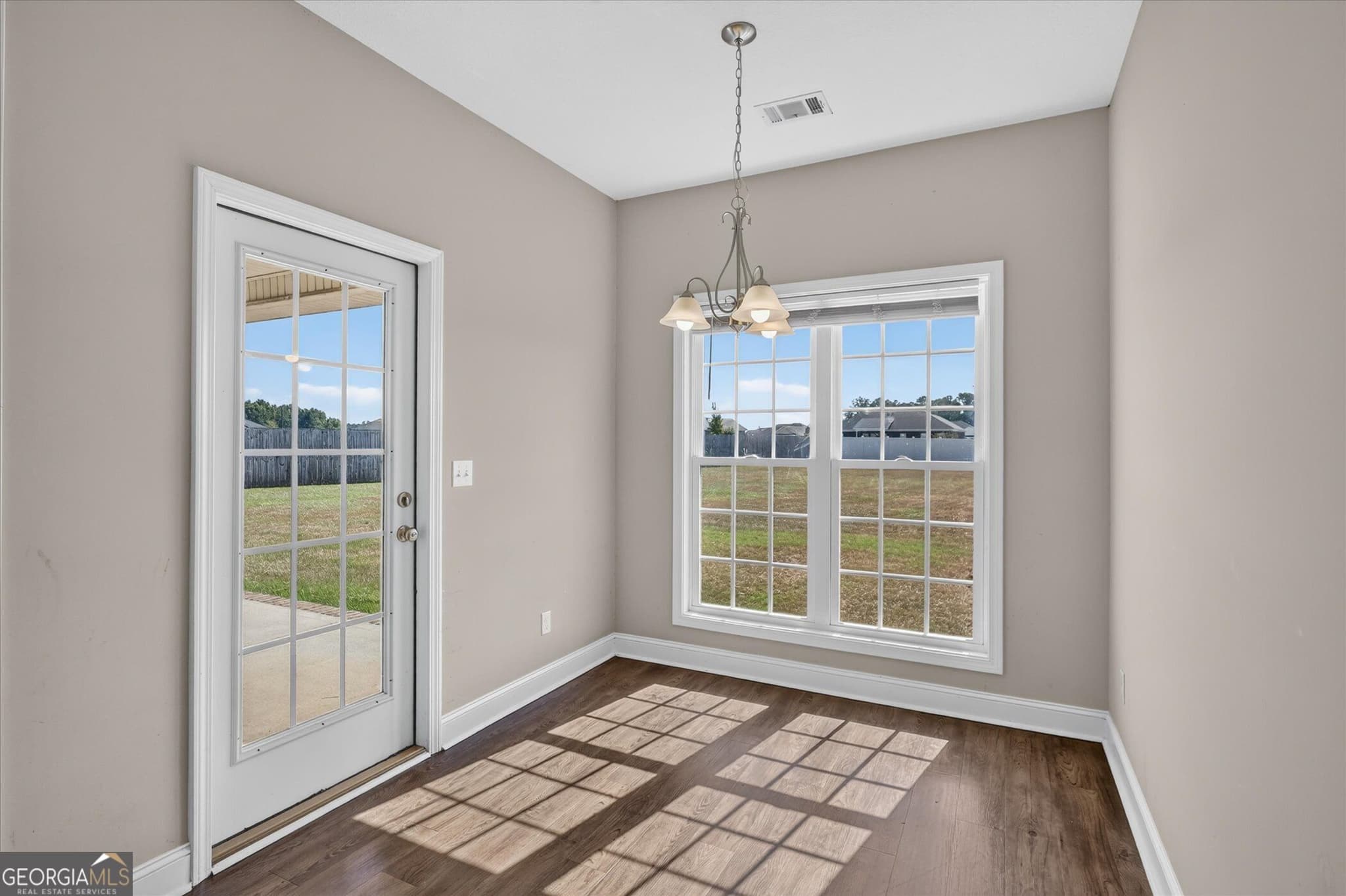 4 bedroom, 2 bathroom, 1,946 sq ft single family residence under contract at 509 Winter Way, Statesboro, GA 30458 — photo 7