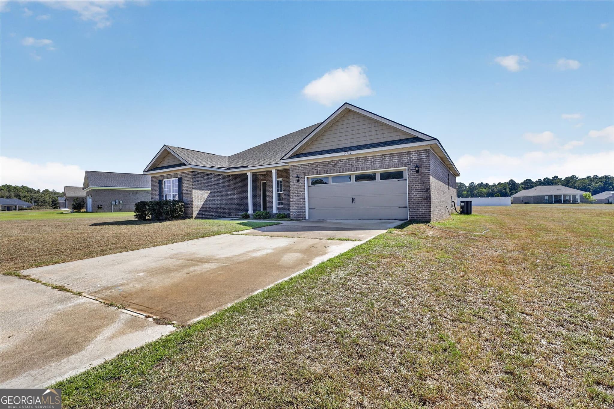 4 bedroom, 2 bathroom, 1,946 sq ft single family residence under contract at 509 Winter Way, Statesboro, GA 30458 — photo 4