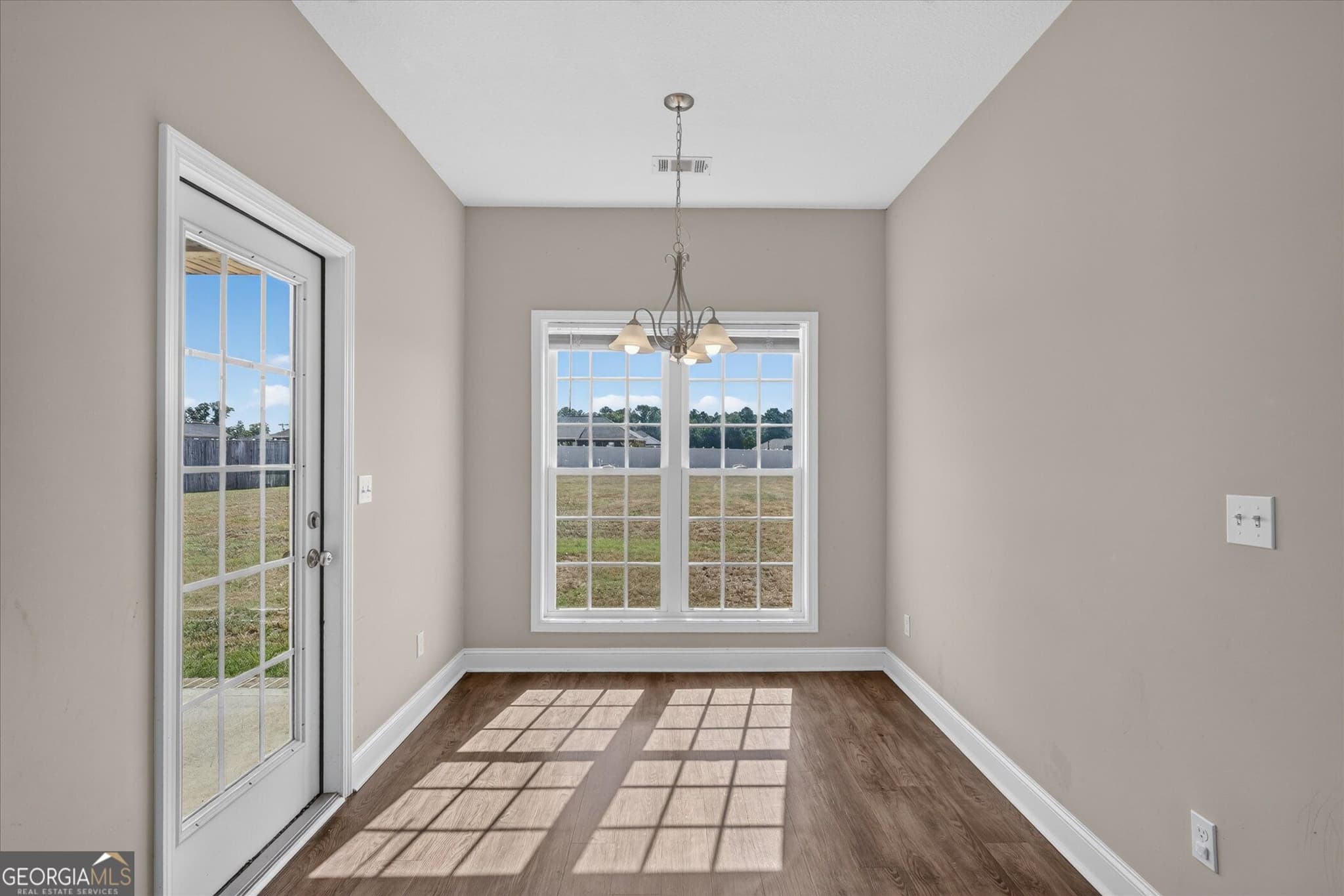 4 bedroom, 2 bathroom, 1,946 sq ft single family residence under contract at 509 Winter Way, Statesboro, GA 30458 — photo 8
