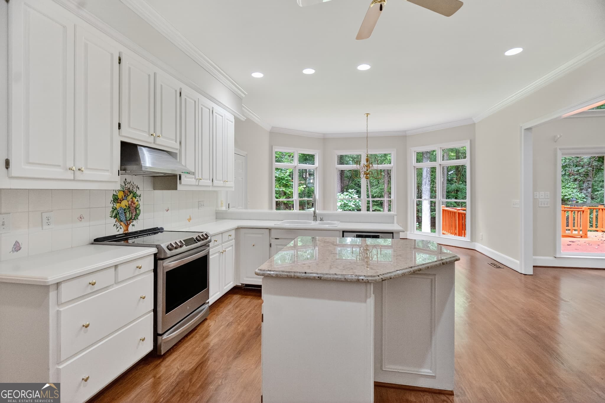 5 bedroom, 4.5 bathroom, 6,372 sq ft single family residence for sale at 107 Windridge, Lagrange, GA 30240 — photo 5