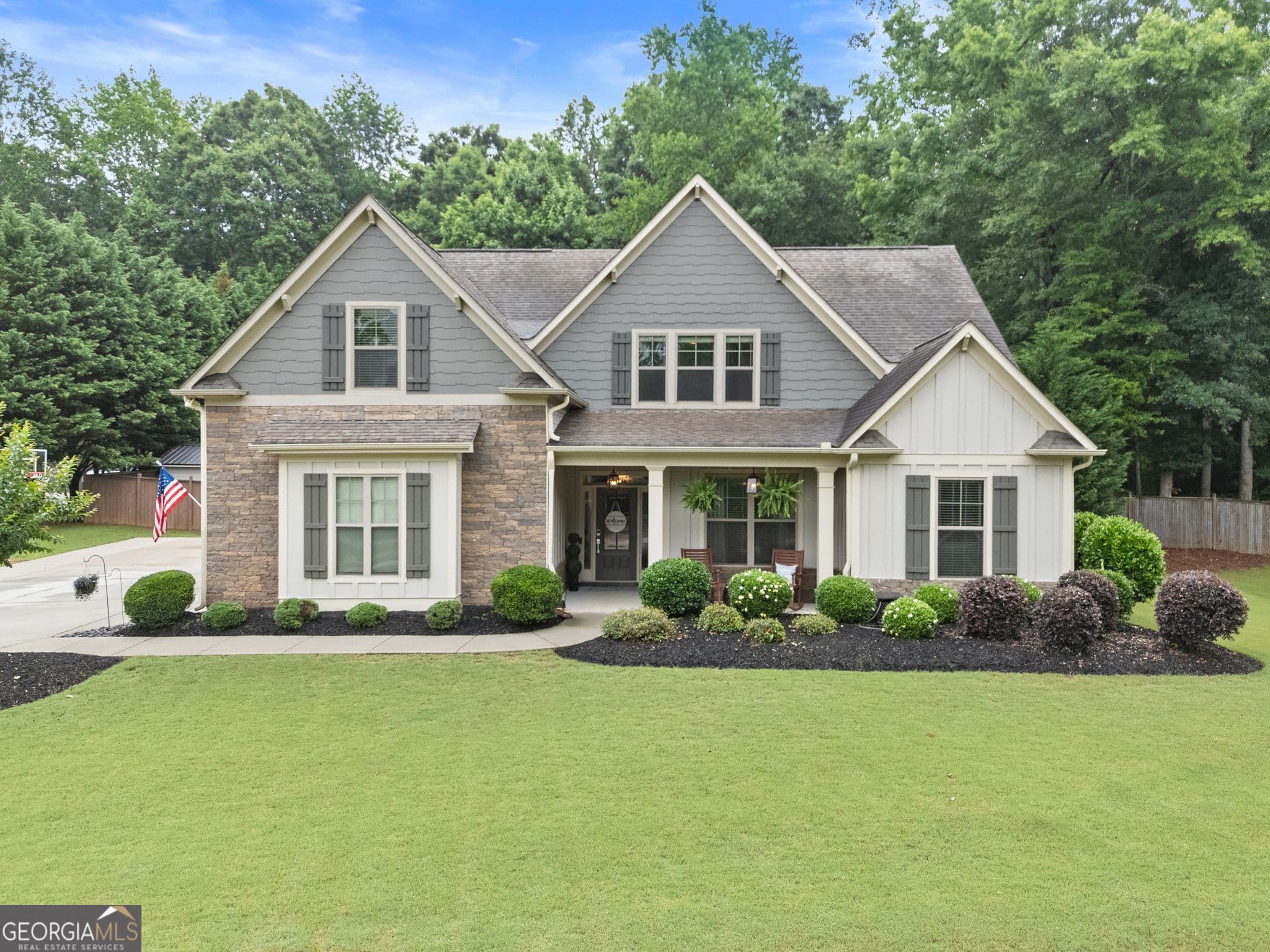 4 bedroom, 3.5 bathroom, 3,831 sq ft single family residence sold at 686 Lake Crest Drive, Jefferson, GA 30549