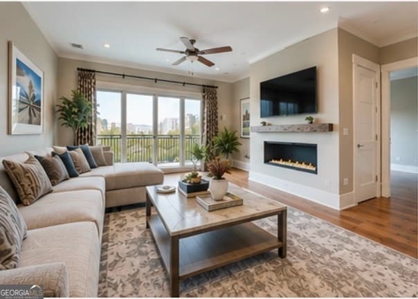 3 bedroom, 2 bathroom, 1,520 sq ft condominium for sale at 110 N Markley Street 407, Greenville, SC 29601 — photo 6