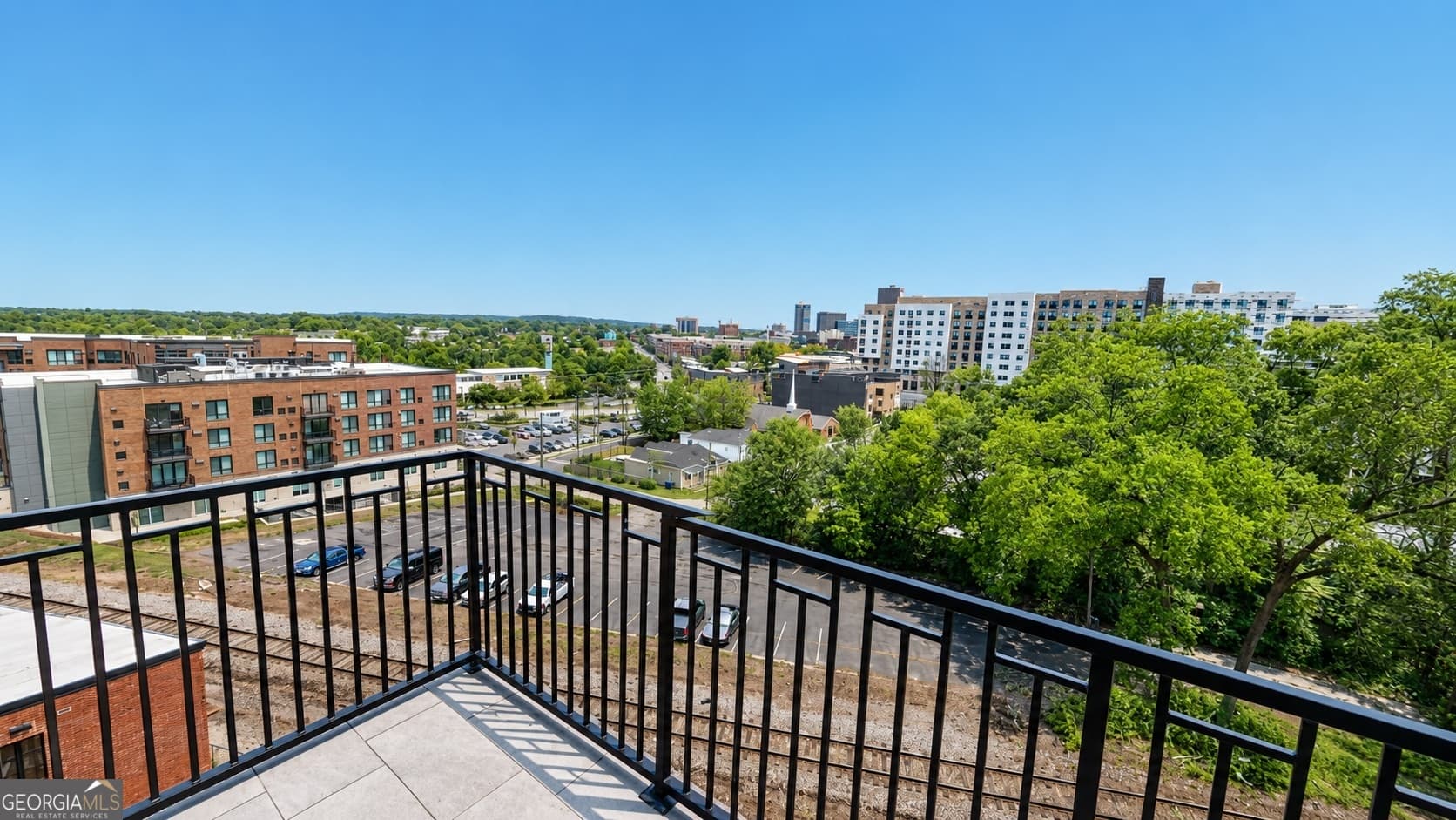 3 bedroom, 2 bathroom, 1,520 sq ft condominium for sale at 110 N Markley Street 407, Greenville, SC 29601 — photo 8