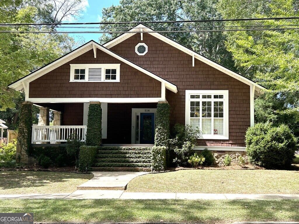 3 bedroom, 3.5 bathroom, 2,596 sq ft single family residence for sale at 516 Lincoln Street, Lagrange, GA 30240 — photo 1 of 60