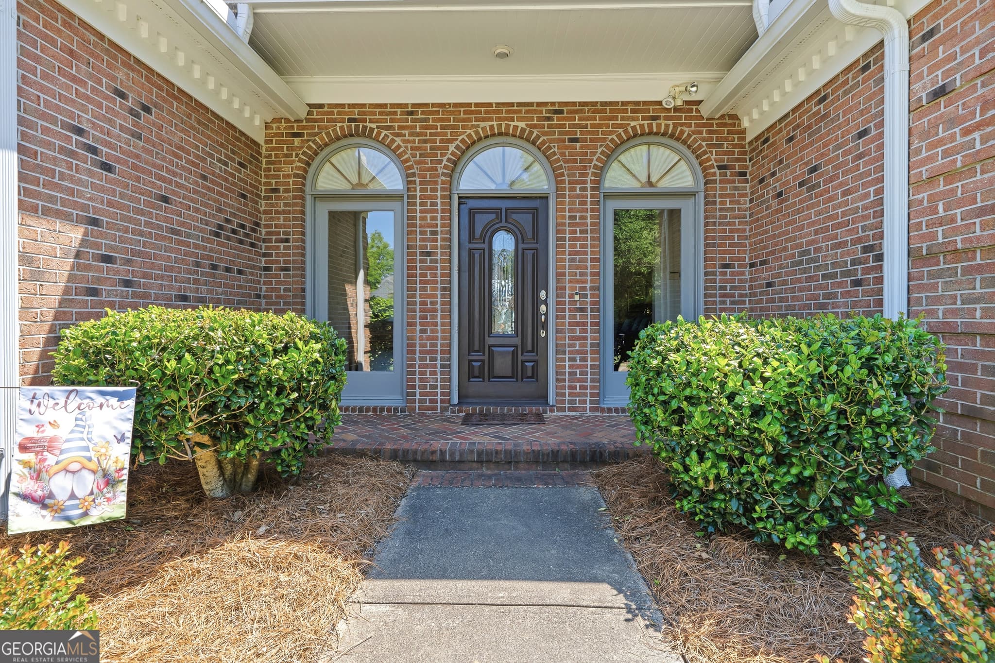 4 bedroom, 2 bathroom, 2,705 sq ft single family residence for sale at 104 Spruce Point, Eatonton, GA 31024 — photo 2