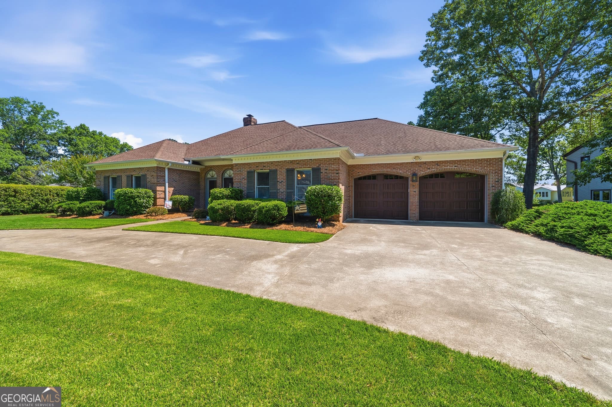 4 bedroom, 2 bathroom, 2,705 sq ft single family residence for sale at 104 Spruce Point, Eatonton, GA 31024