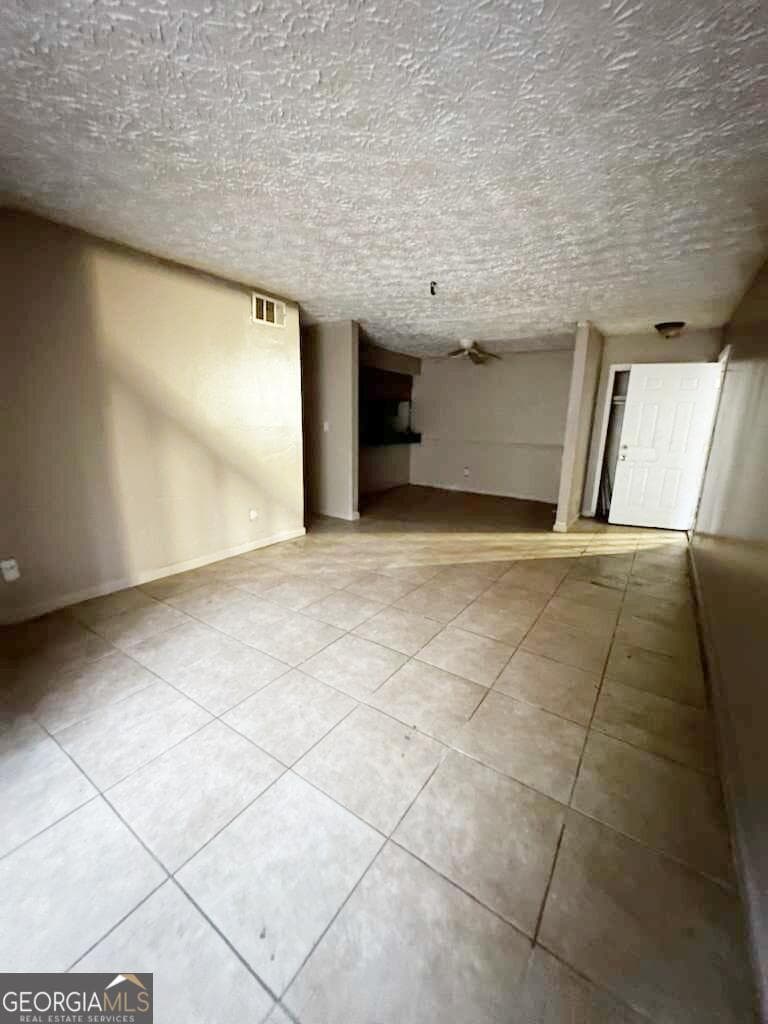 2 bedroom, 2 bathroom, 101 sq ft condominium for sale at 5918 Sutcliff Square, Lithonia, GA 30058 — photo 2