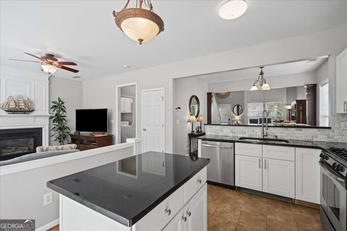 3 bedroom, 2.5 bathroom, 1,435 sq ft single family residence under contract at 1311 Timuquana Trail, Woodstock, GA 30188 — photo 6