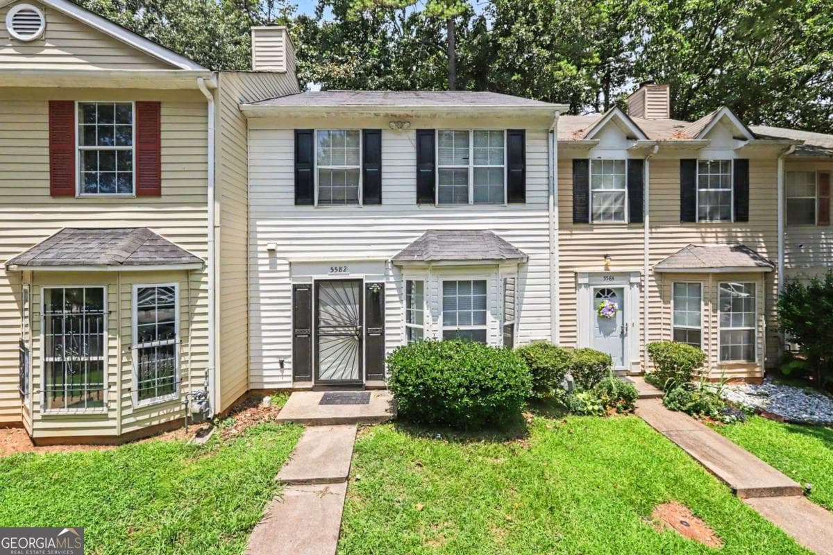2 bedroom, 2.5 bathroom, 1,580 sq ft townhouse for rent at 5582 Stonington Trac Parkway, Stone Mountain, GA 30087 for $1,650 a month — photo 2
