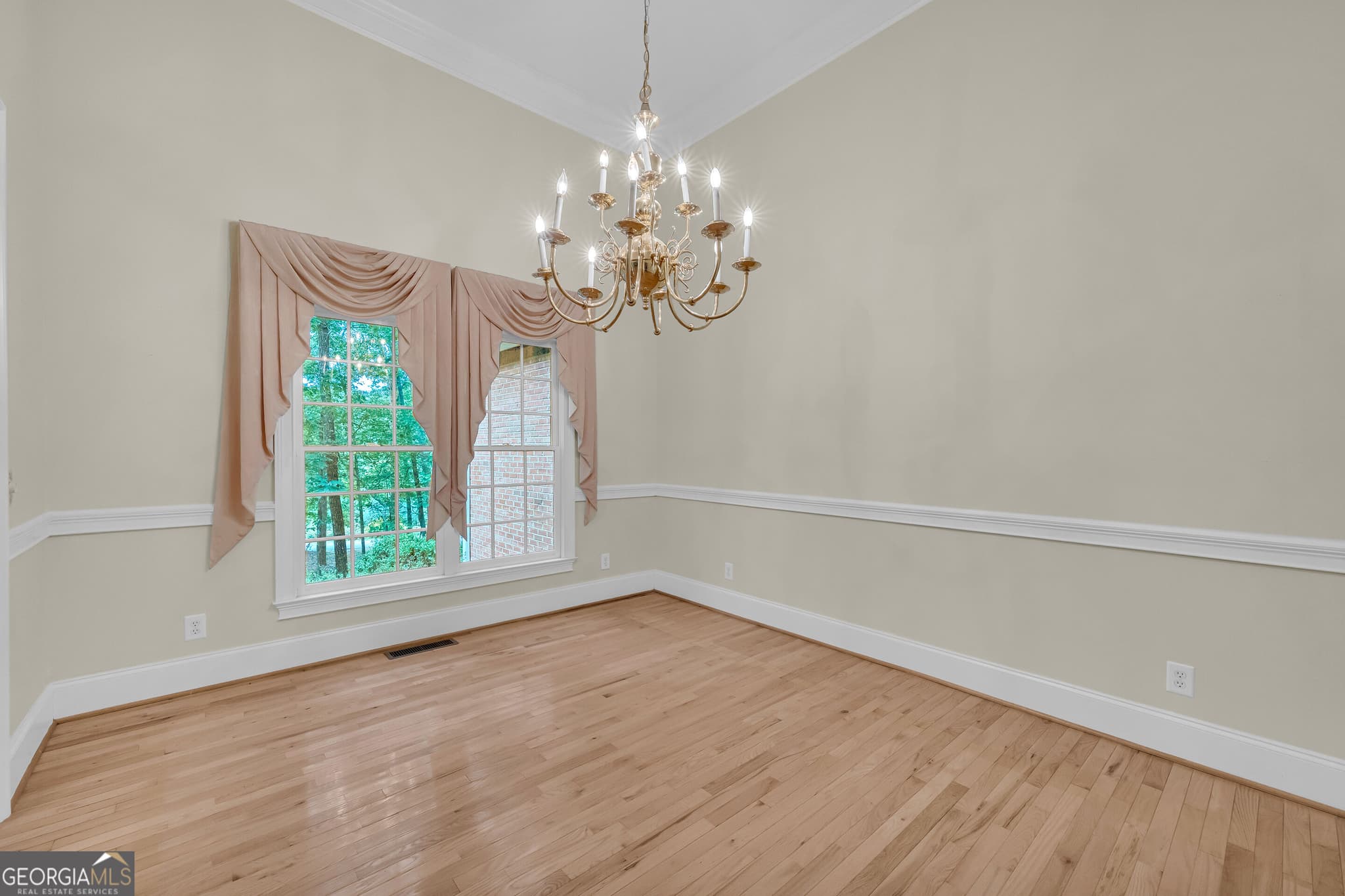 3 bedroom, 2.5 bathroom, 2,839 sq ft single family residence for sale at 122 Grand Oaks Drive, Clarkesville, GA 30523 — photo 7