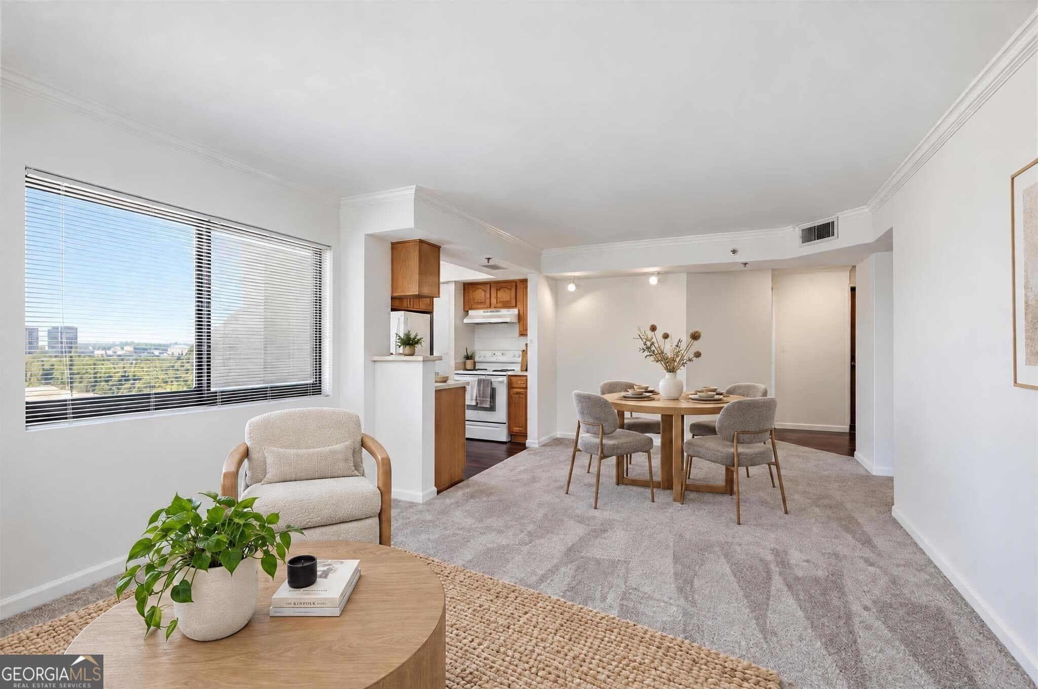 1 bedroom, 1 bathroom, 769 sq ft condominium for sale at 795 Hammond Drive 1912, Atlanta, GA 30328 — photo 6