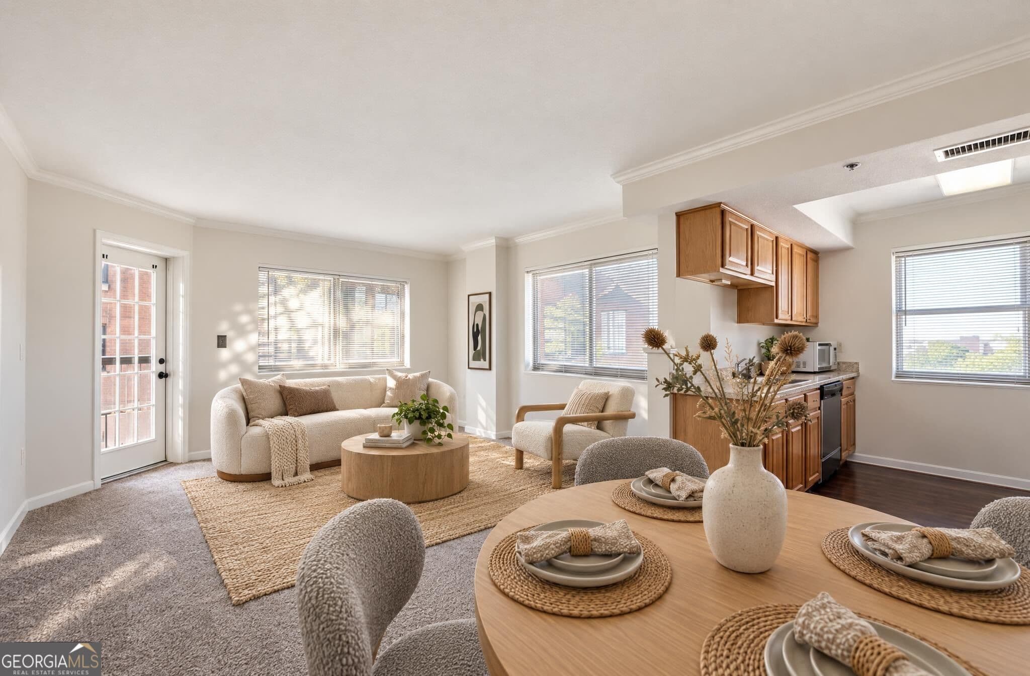 1 bedroom, 1 bathroom, 769 sq ft condominium for sale at 795 Hammond Drive 1912, Atlanta, GA 30328 — photo 4