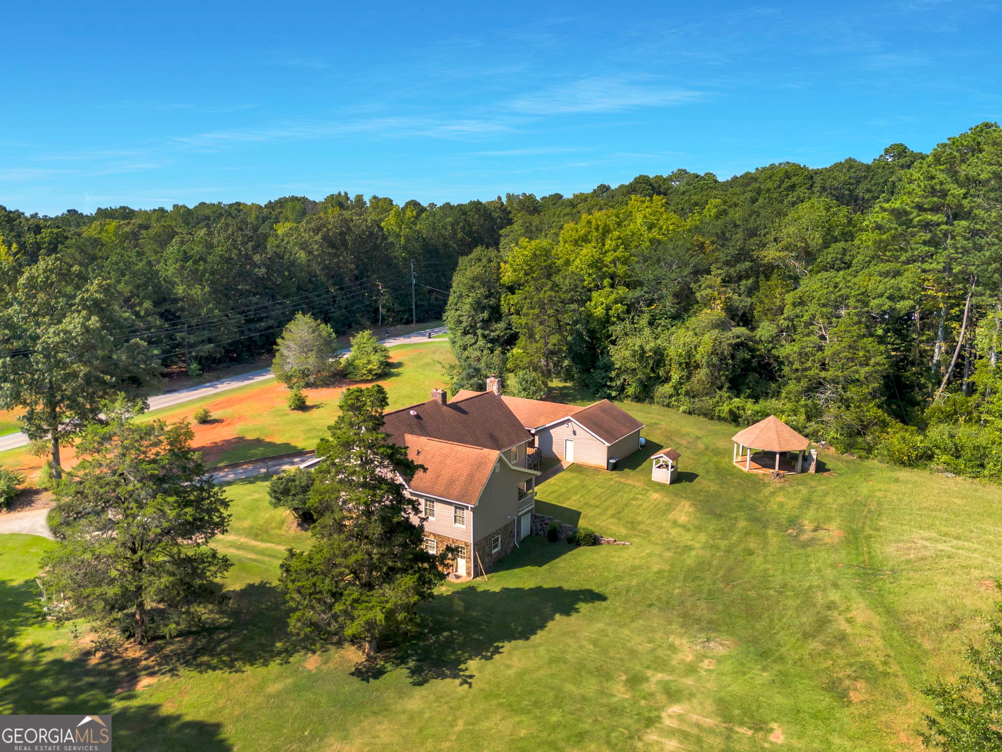 3 bedroom, 3 bathroom, 4,308 sq ft single family residence for sale at 1687 NE Hickory Level Road, Villa Rica, GA 30180 — photo 3