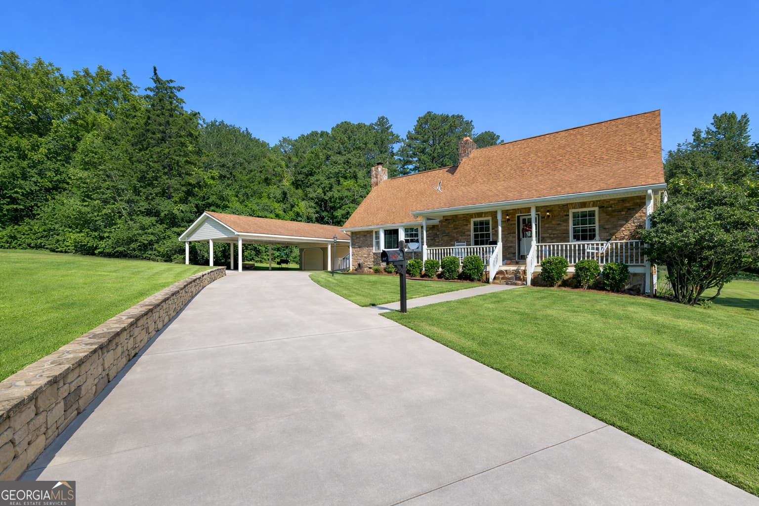 3 bedroom, 3 bathroom, 4,308 sq ft single family residence for sale at 1687 NE Hickory Level Road, Villa Rica, GA 30180 — photo 4