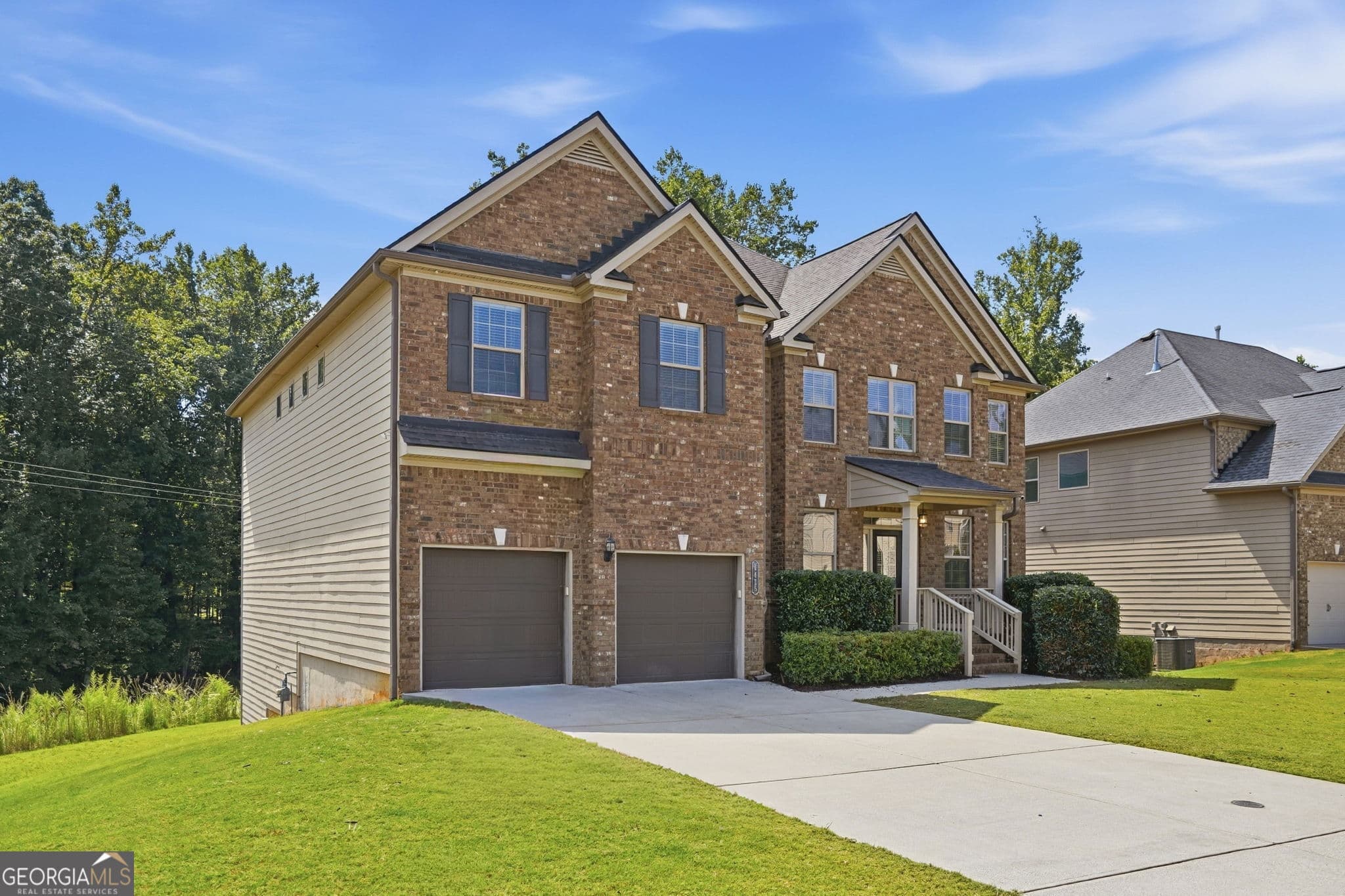 5 bedroom, 4 bathroom, 4,415 sq ft single family residence for sale at 4415 Mossbrook Circle, Alpharetta, GA 30004 — photo 5